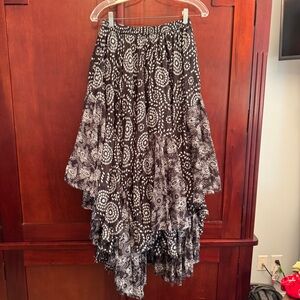 NWT Anu by Natural skirt black and white print, 100% cotton asymmetrical Sze S